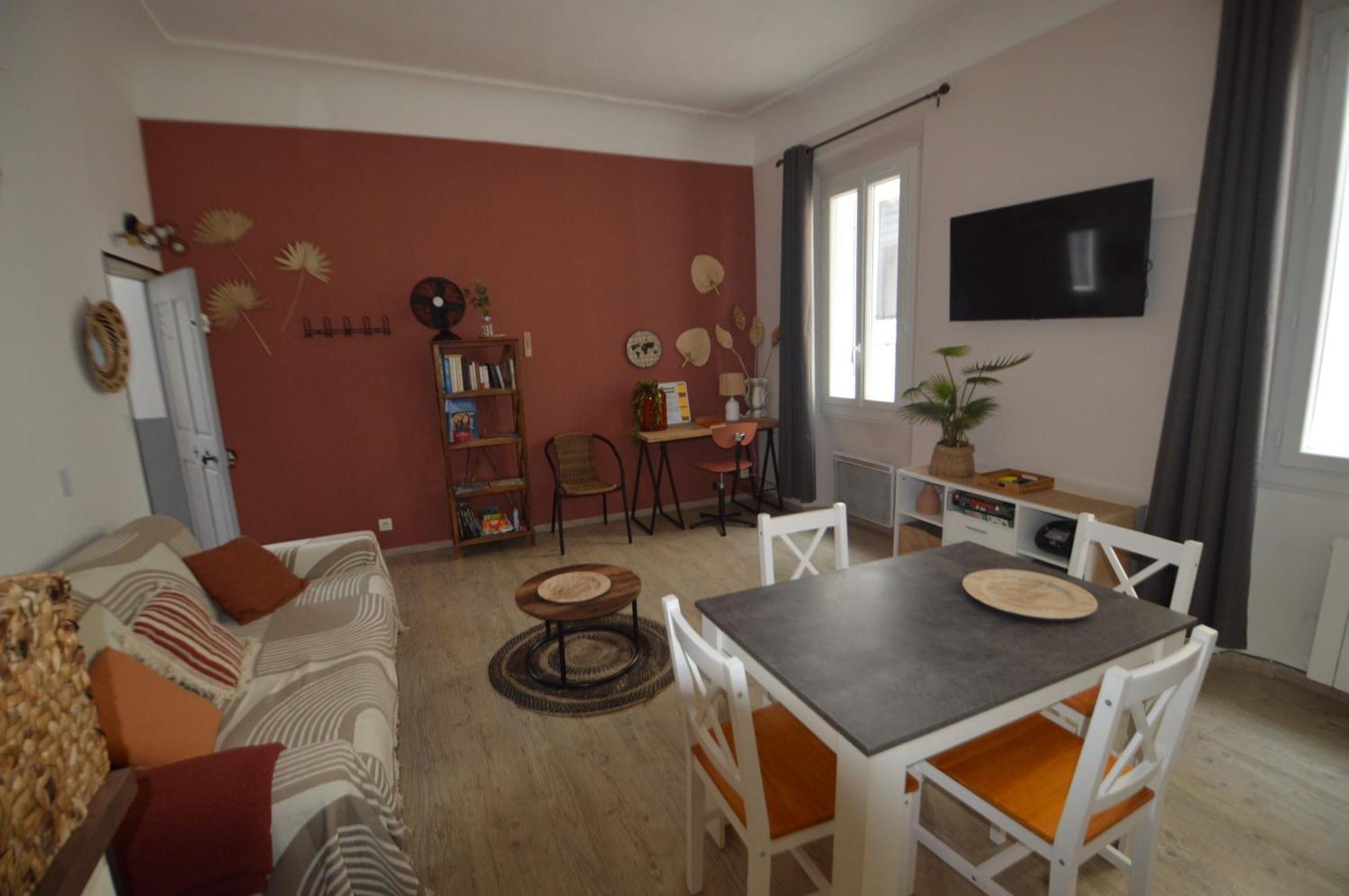 Apartment Laura ,coeur De Ville, Port Et Plages